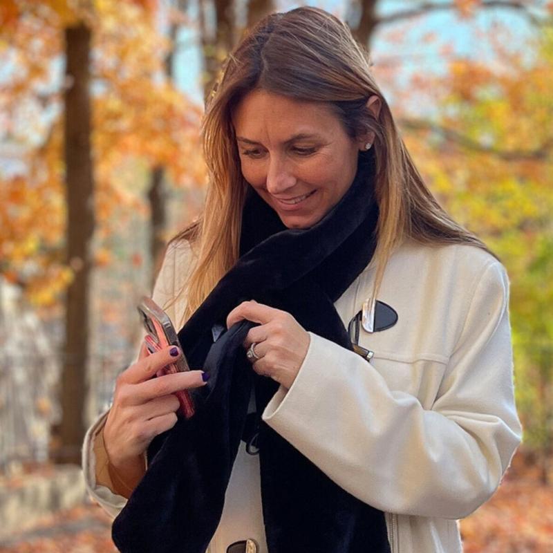 Holiday Mega Sale Save 49%🔥The Coziest Scarf with a Hidden Zipper Pocket